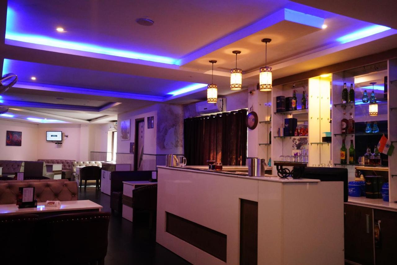 Hotel Gaurab Near Paltan Bazaar Дехрадун Екстериор снимка