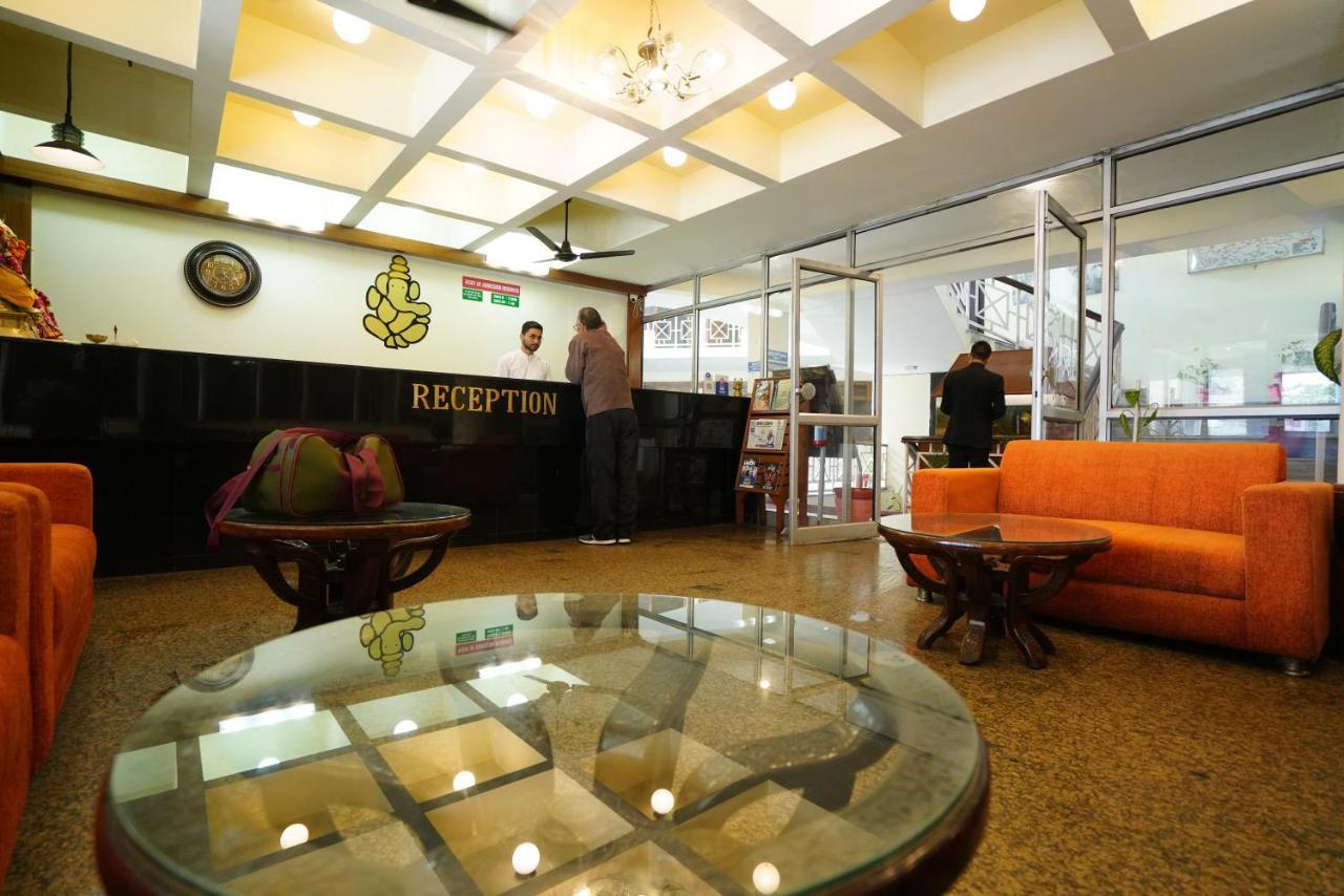 Hotel Gaurab Near Paltan Bazaar Дехрадун Екстериор снимка